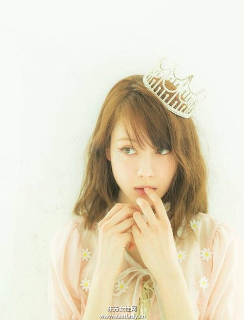 从眼影到唇膏一气呵成 成熟女人味日系妆感这样化