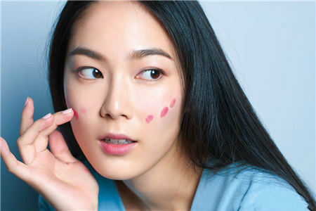 掌握4要点化出好感度爆棚云朵妆