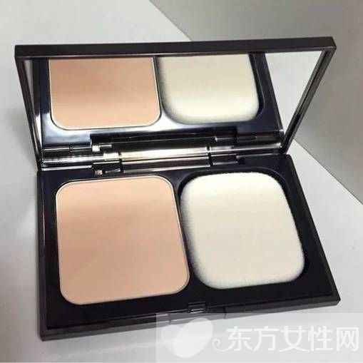 粉底液和粉饼的区别 粉底液好还是粉饼好