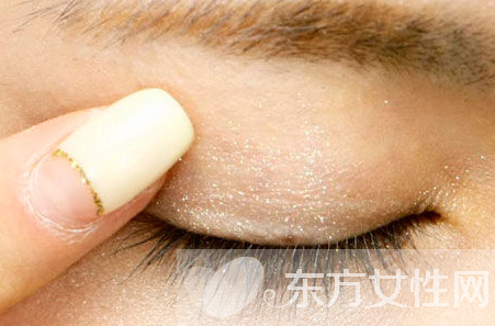 彩妆眼影叠加画法 揭密不同眼睛的眼影画法