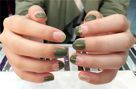 今秋最夯的美甲设计方案 每一款都很很棒的哟