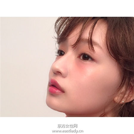 掌握化妆5要点轻松打造出湿润感妆容