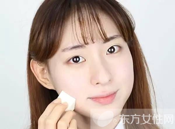 减龄扮嫩学生妆 简单修饰让你青春气息爆棚