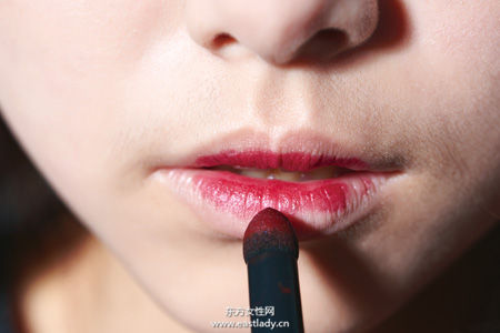 白玫瑰金3D眼 摆脱冬日沉重感