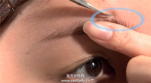 简单小步骤细眉画出粗眉状