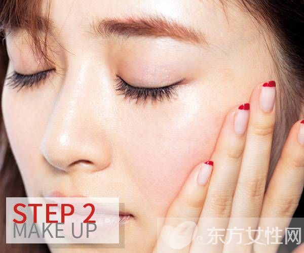 三招不同腮红画法 好心情从气色开始