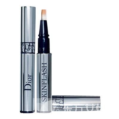 遮瑕笔好还是遮瑕膏好 遮瑕笔该怎么用