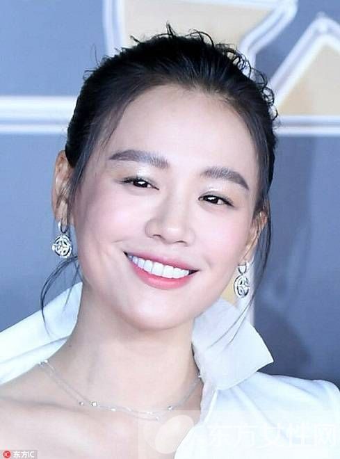 天王嫂昆凌示范眉毛正确画法 赶紧get好