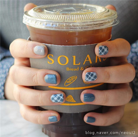 今秋最夯的美甲设计方案 每一款都很很棒的哟