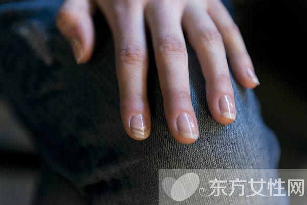 6个小技巧让你的时尚美甲造型UPUPUP