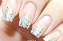 懒MM必备美甲技巧 单色、双色、多色渐层一次学会