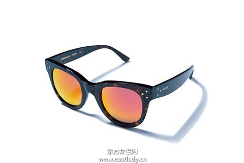 三款夏季最潮唇妆配时尚墨镜 路人变潮人