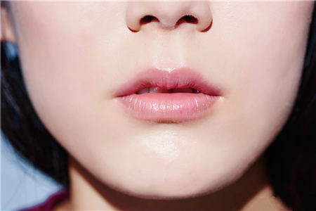 掌握4要点化出好感度爆棚云朵妆