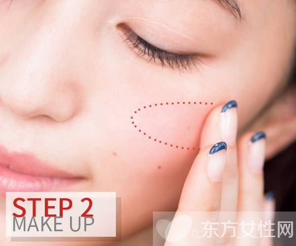 三招不同腮红画法 好心情从气色开始