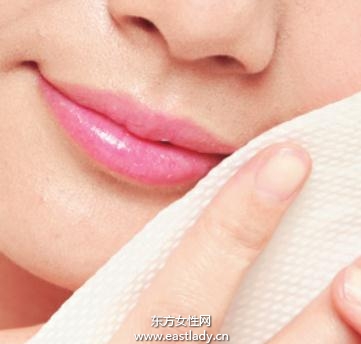 描画唇妆的基本手法