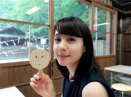 下垂眼线日韩女星必画眼线