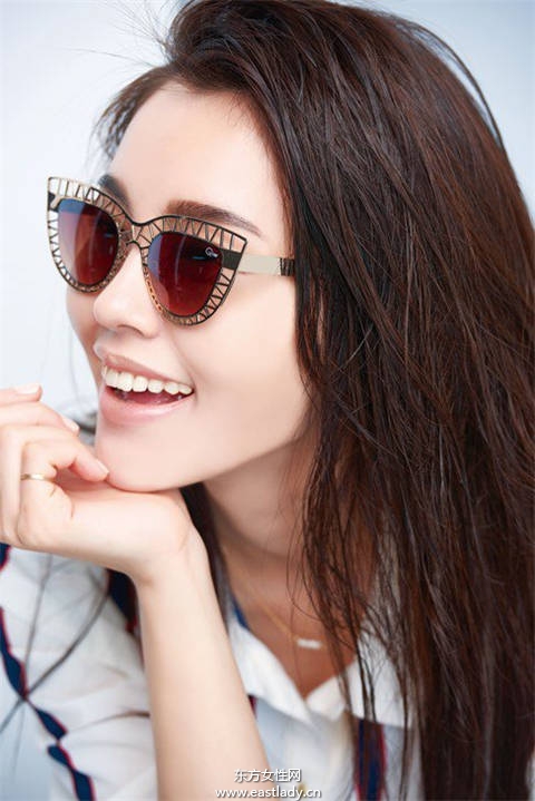 三款夏季最潮唇妆配时尚墨镜 路人变潮人