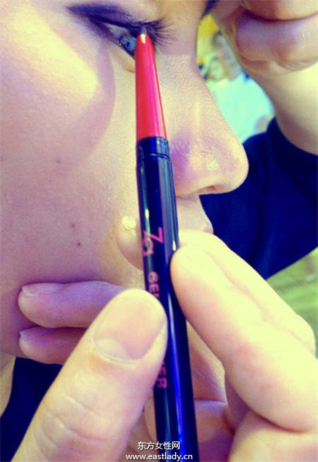 正确眼线的画法 画出性感眼妆