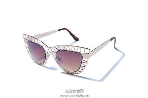 三款夏季最潮唇妆配时尚墨镜 路人变潮人