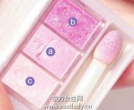 粉色眼影配合隐形眼线散发自然气息