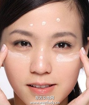 神奇饰底乳让毛孔无处藏身