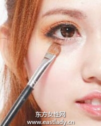 半包围式妆容画法成就少女纯真浪漫