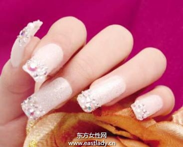 美甲教程之打造七彩奢华镶钻美甲