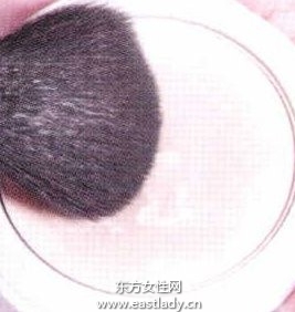 五个简单快速化妆小秘诀