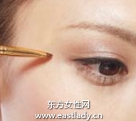 区域描画法画出让人羡慕大眼妆