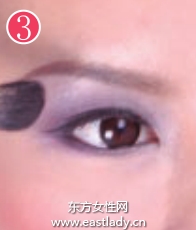 酷酷魔女妆给人冷艳姿态