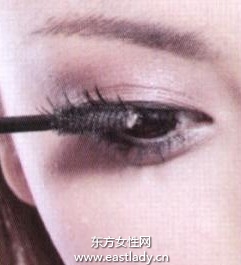 五个简单快速化妆小秘诀