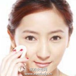 化妆教程之如何正确使用固体粉底