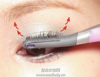 使用睫毛膏打造美丽睫毛