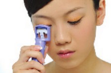 假睫毛怎么贴才好看