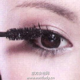 五个简单快速化妆小秘诀