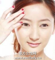 化妆教程之使用遮瑕膏遮盖脸部小瑕疵