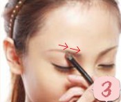 眉色晕染术让双眉看上去更加清爽