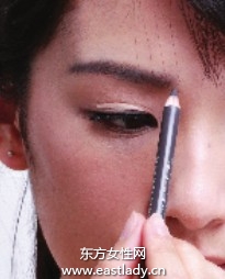 画眉毛之画出柔和气质美人眉
