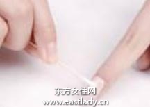 人工指甲出现裂痕或断裂的紧急补救方法