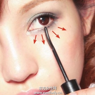 使用睫毛膏打造美丽睫毛