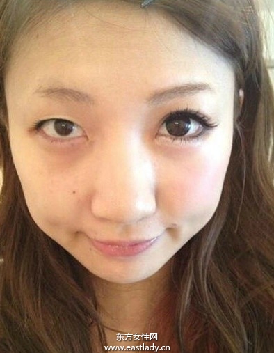 日本流行 半颜妆 美女原来都是画出来的