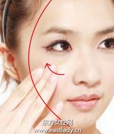 立体熟练底妆 实现小脸形