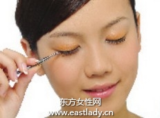 假睫毛怎么贴才好看