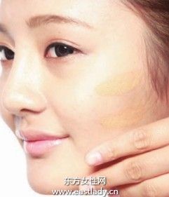 用深色粉底收敛轮廓为什么底妆显得不自然