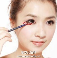 立体熟练底妆 实现小脸形