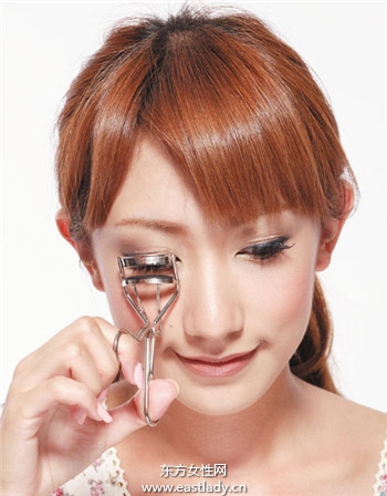 波西米亚裸妆彰显浪漫与自信