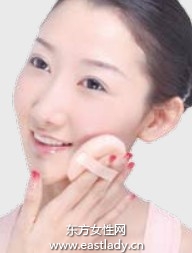 正确扑散粉让面部只放光彩不留 粉