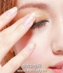 半包围式妆容画法成就少女纯真浪漫