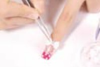 美甲教程之打造炫目斑点法式亮甲