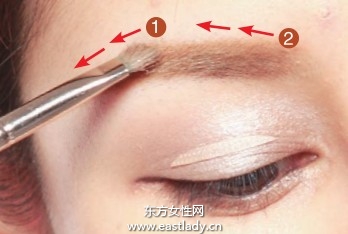 用眉粉塑造个性饱满自然双眉